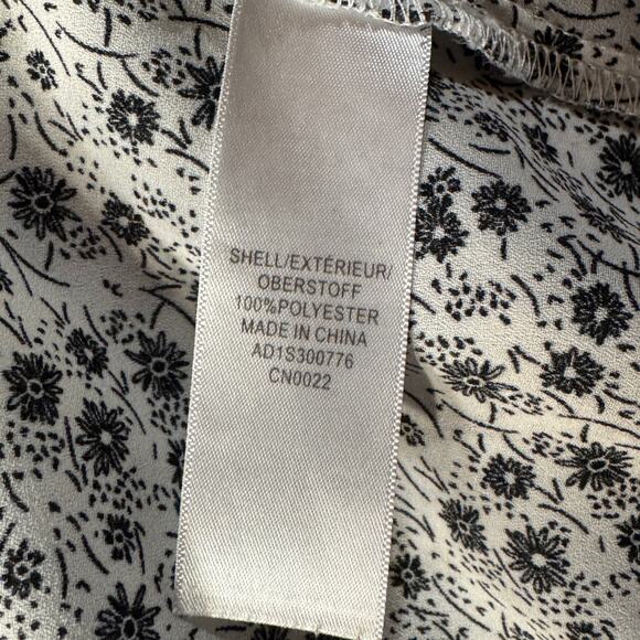 Adrianna Papell Medium Top Floral Flutter Cap Sleeves V-Neck Lightweight White - Picture 8 of 9